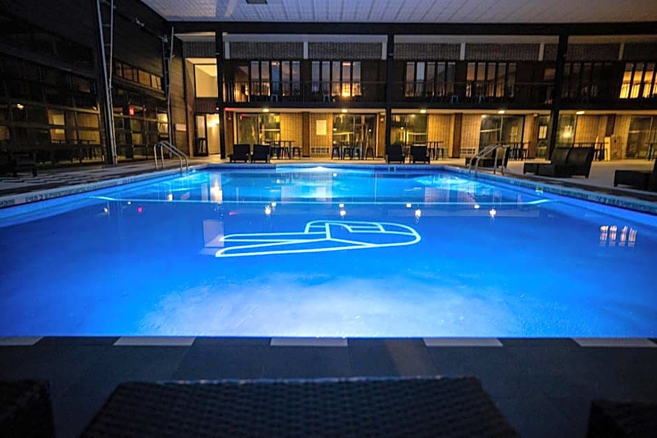 The Highlander Hotel indoor pool